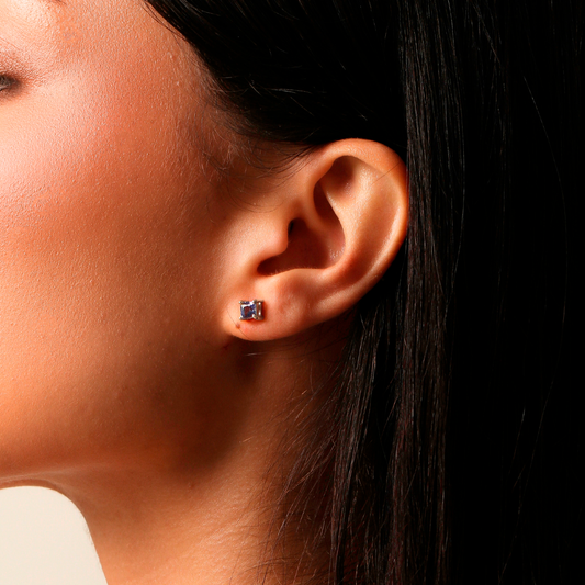 Brincos Haal Carre Tanzanita 4x4mm - Prata 925